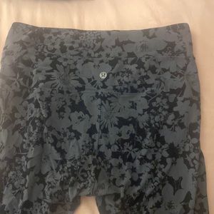 Lululemon cropped floral leggings size 8